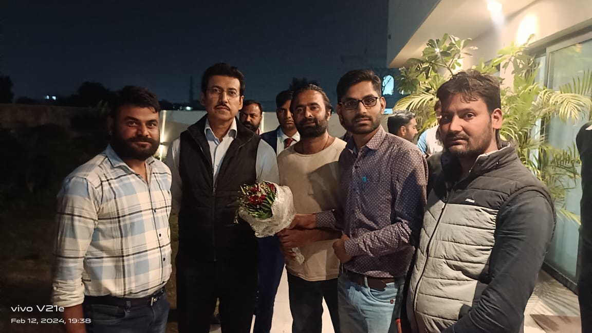 ramsing18227991's tweet photo. @mansing76075771 @DoITCRaj @RajCMO @DIPRRajasthan @News18Rajasthan @BhajanlalBjp @DoITCRaj @RajCMO @DIPRRajasthan @News18Rajasthan @BhajanlalBjp सूचना प्रौद्योगिकी और संचार विभाग को यह तक पता नहीं है की ईमित्र किसके अधीन है नियमों के विरुद्ध यह लैटर निकलते हैं और बिना मानदेय दिए ईमित्र से जबरन काम कराया जा रहा है 8 सालों से शोषण हो रहा है सरकार ध्यान दें https://t.co/Xi5o2PLarW