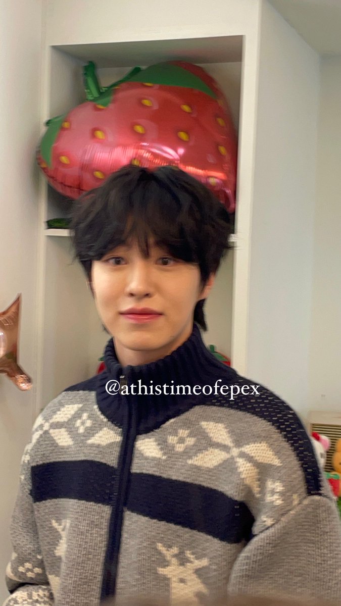 athistimeofepex's tweet image. 250123

📍드니네 딸기농장

오늘 권예준 얼굴 주사위 6,,,,,,,

#에이든 #AYDEN #이펙스 #EPEX