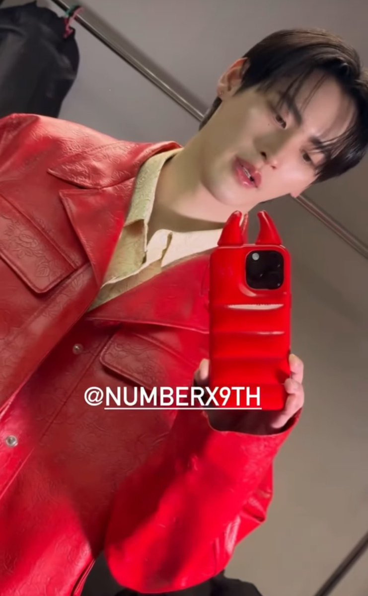 BABYPINK__S's tweet image. เคส urban มันสวยจังเลยค่ะ 🌚🌝