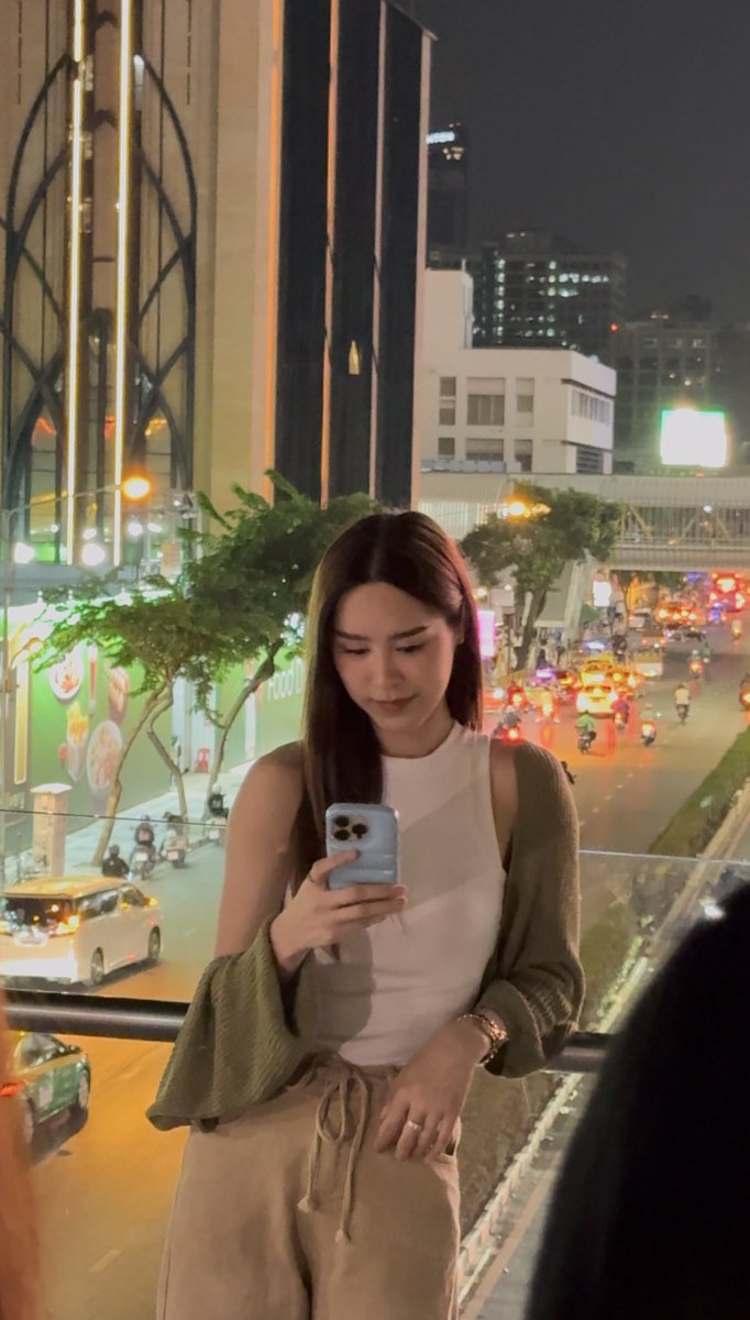 BABYPINK__S's tweet image. เคส urban มันสวยจังเลยค่ะ 🌚🌝