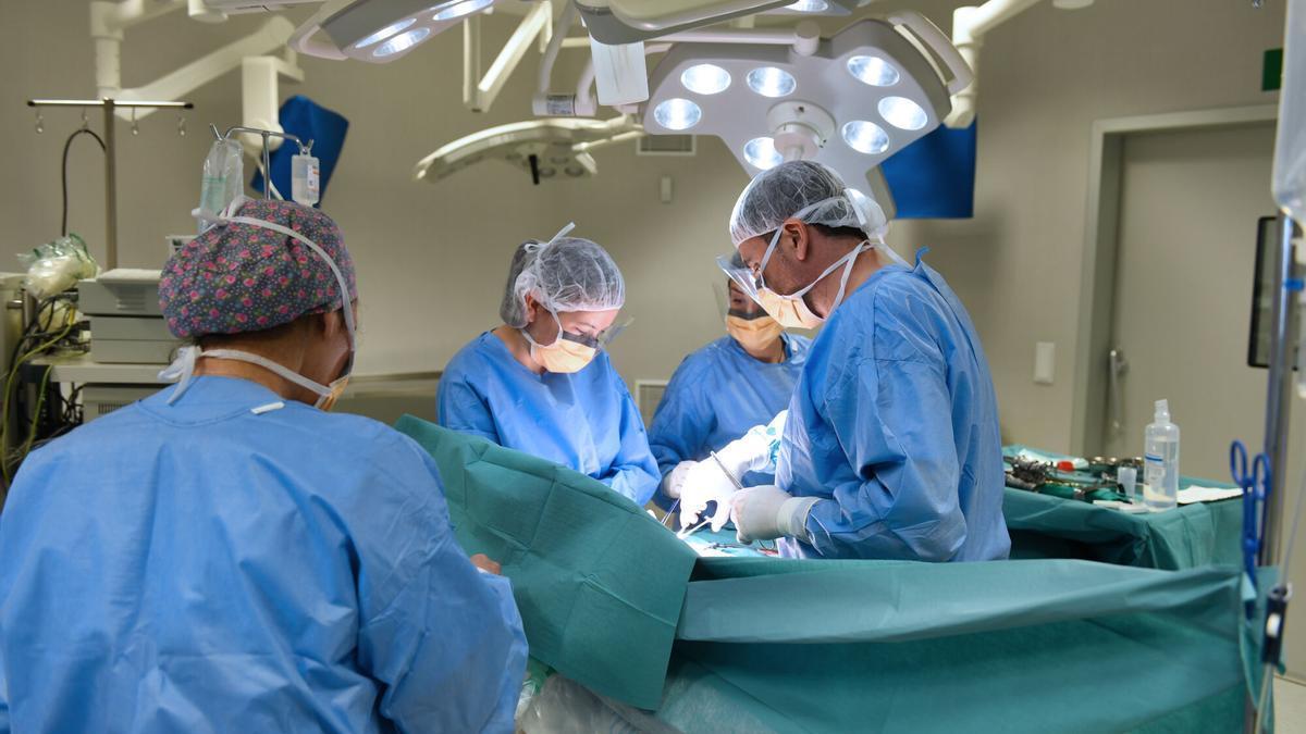 diariRegio7's tweet photo. L'Hospital de Sant Joan de Déu dobla les intervencions quirúrgiques en 10 anys https://t.co/nzw7jEtPY8 https://t.co/tRGnLMzJgC