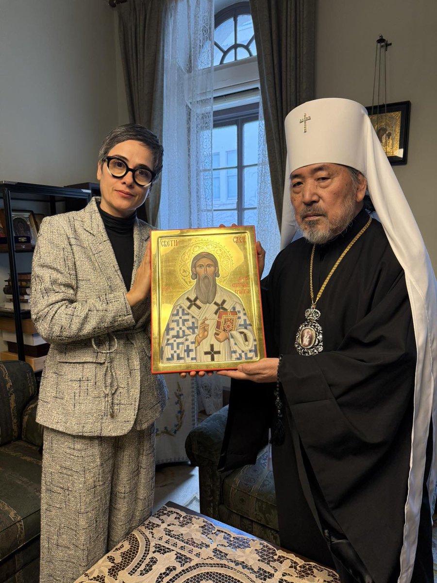 SRBinJapan's tweet image. コヴァチュ大使はお茶の水のニコライ堂を訪問し、#セルビア正教会 のポルフィリイェ総主教聖下からの贈り物である、セルビアの #聖サヴァ の手製イコンを #日本ハリストス正教会 のセラフィム府主教座下に贈呈しました。これは府主教座下の着座と、両教会の兄弟的な関係を祝しての贈り物です。…