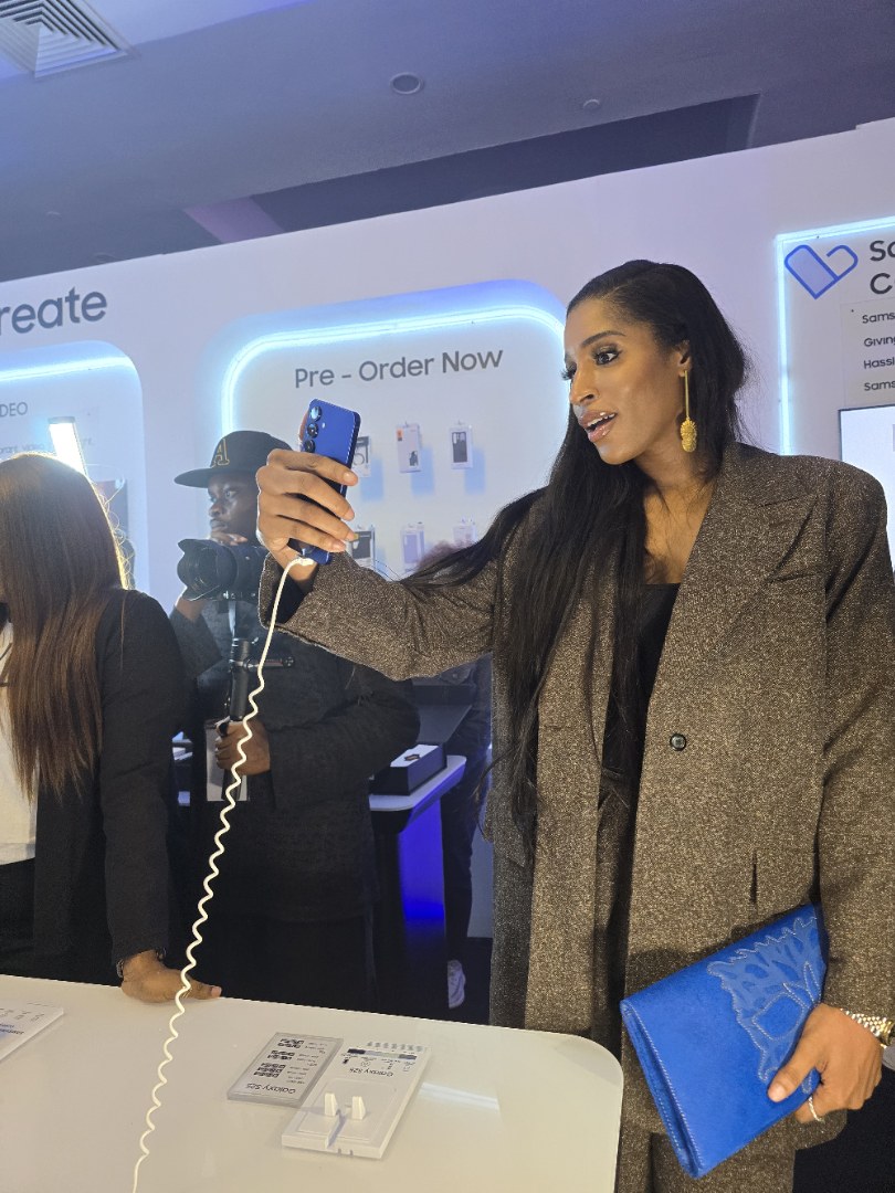 samsungmobileng's tweet photo. Techs biggest night happened and we loved every minute of it! 

#SamsungUnpackedNG https://t.co/cVT0uHv4wO