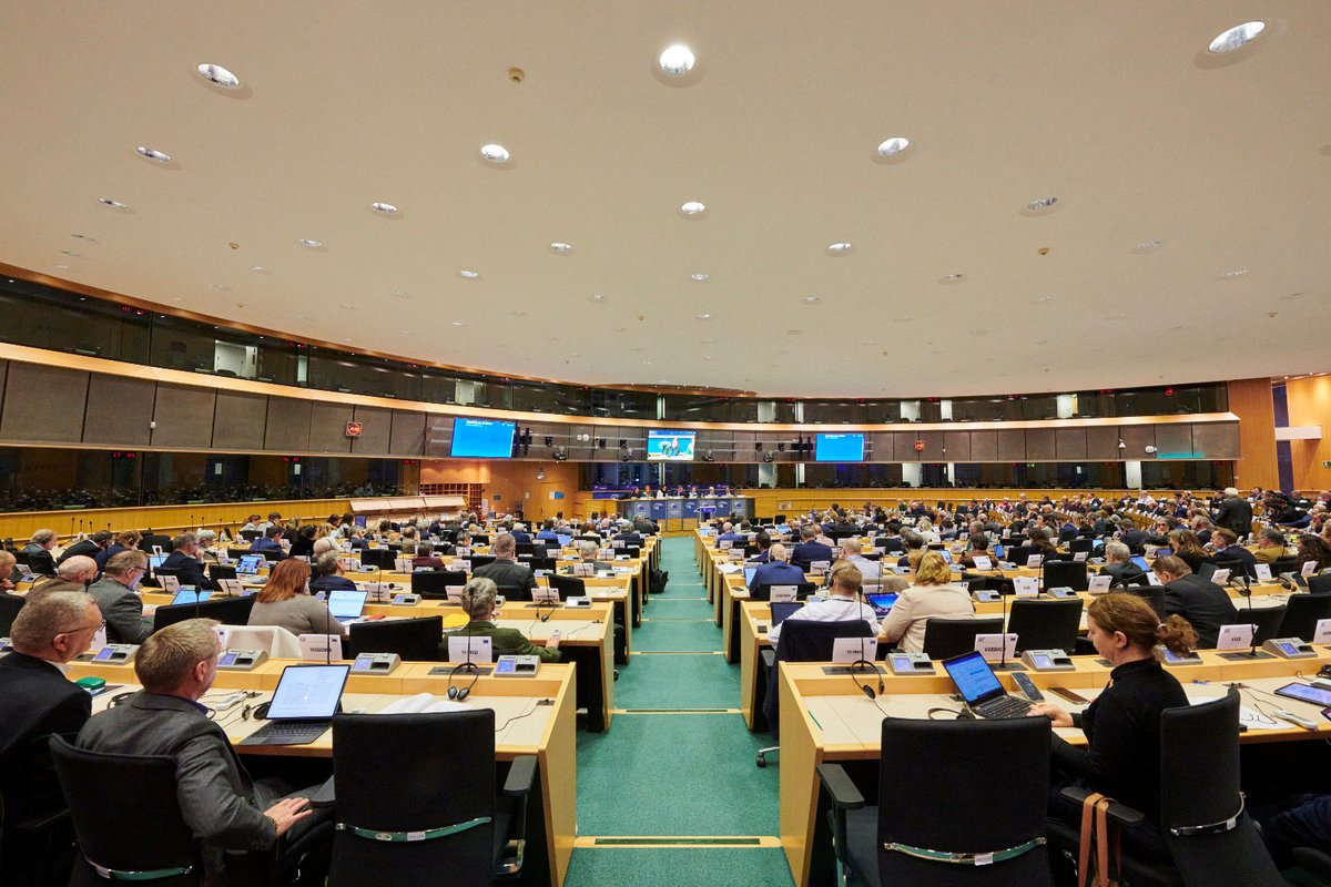 Workers' Group EESC (@workerseesc) on Twitter photo Live at the #EESCPlenary! Tune in for a debate on artificial intelligence at the workplace, featuring <a href="/RoxanaMinzatu/">Roxana Mînzatu</a>, <a href="/nowakowska_ka/">Katarzyna Nowakowska</a>, <a href="/FrancaCFDT/">Franca Madinier</a>, and more.
📺 Watch here: europa.eu/!qQ64Yc Live at the #EESCPlenary! Tune in for a debate on artificial intelligence at the workplace, featuring <a href="/RoxanaMinzatu/">Roxana Mînzatu</a>, <a href="/nowakowska_ka/">Katarzyna Nowakowska</a>, <a href="/FrancaCFDT/">Franca Madinier</a>, and more.
📺 Watch here: europa.eu/!qQ64Yc