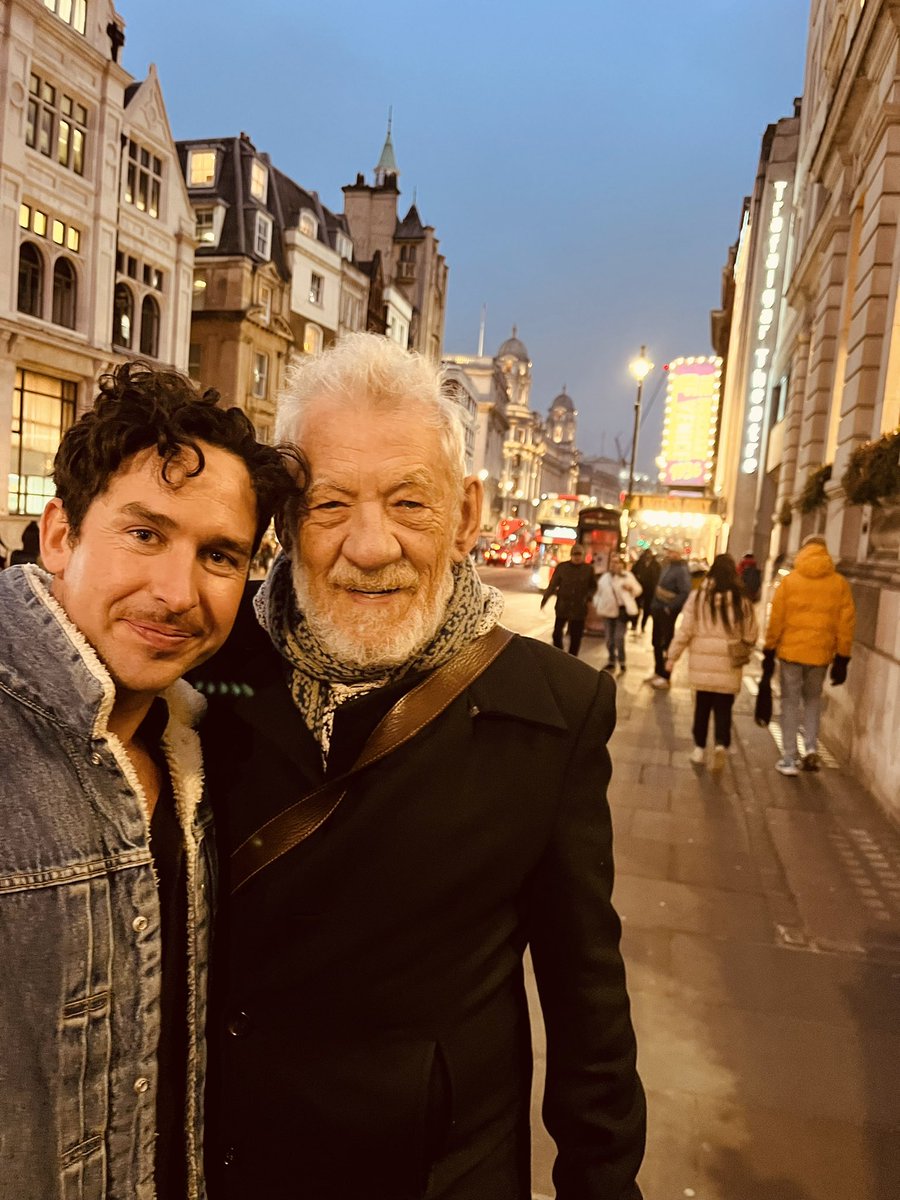 Had a very special person and dear friend see the show yesterday in our final week before we head out on tour ♥️🙏🏻

#ianmckellen #westend #shakespeare
