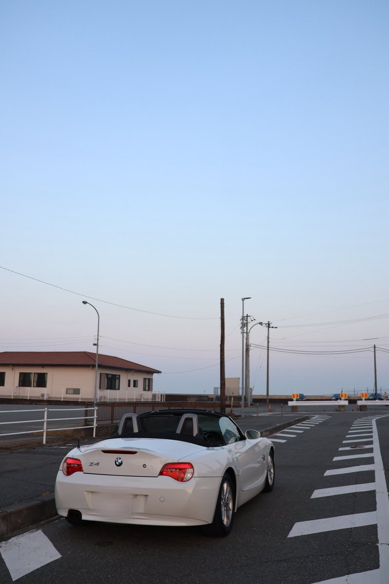 kkryu320's tweet photo. 海辺走りに来た。
天気いいし、寒すぎもしないから最高のドライブ日和です!
#BMW #z4 #z4e85 https://t.co/UrTErq00pG