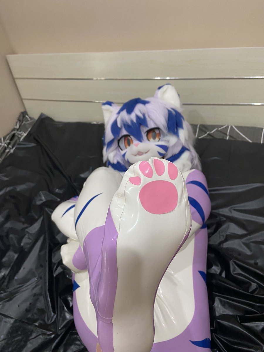 嘻嘻 胶衣