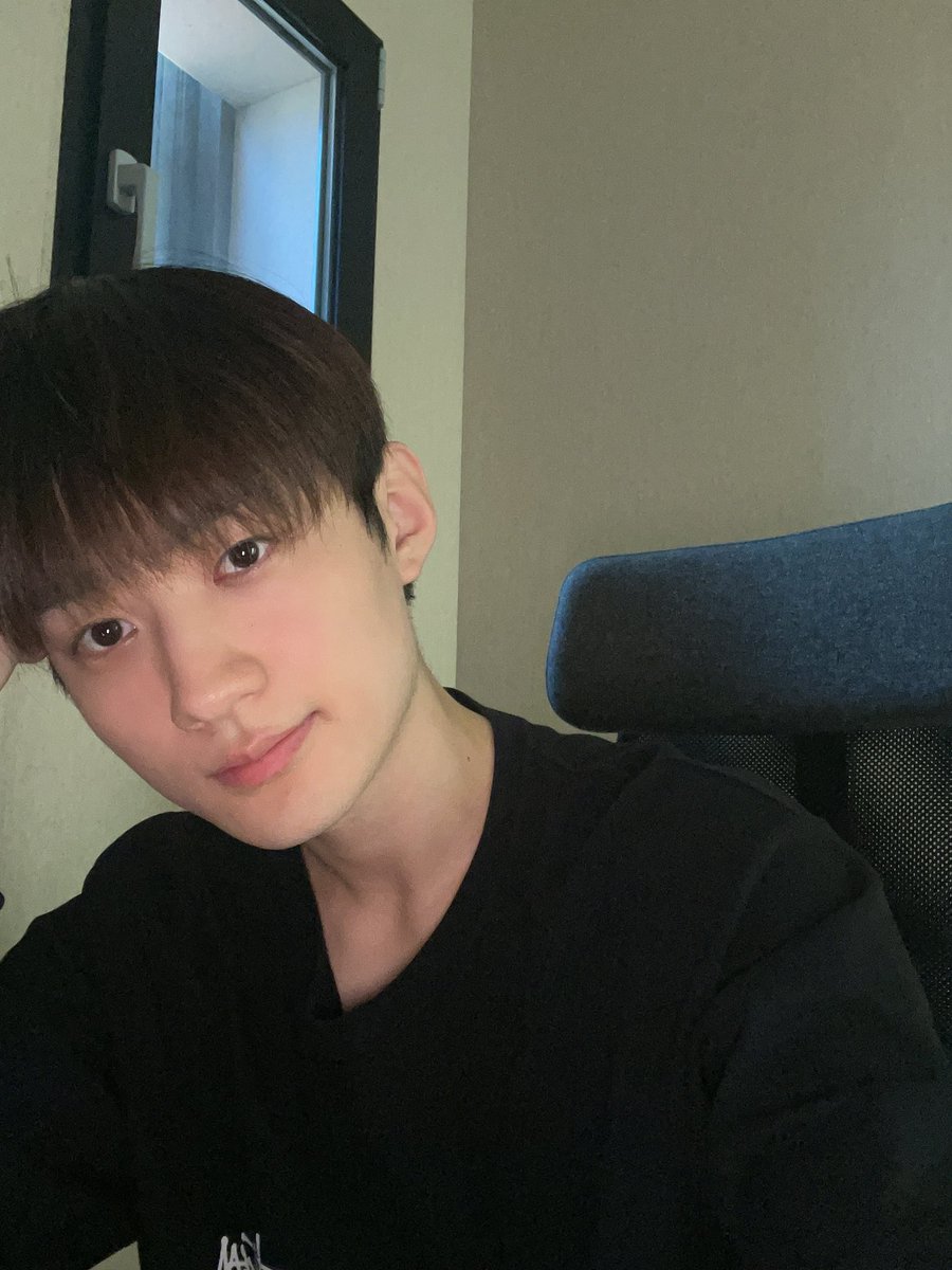 [#용승]       

🎵

#YONGSEUNG #베리베리 #VERIVERY