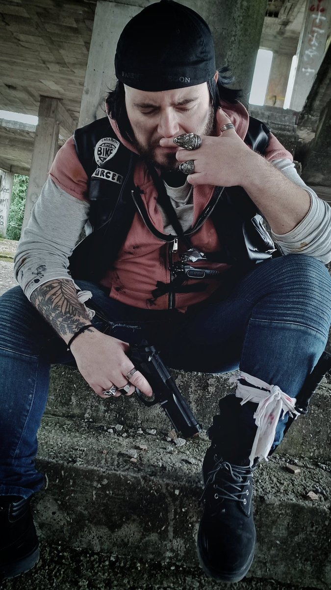 DeadmanCosplay's tweet photo. New pics with my #DeaconstJohn #Cosplay from #DaysGone vidoegame 🎮☠️

@BendStudio @vikingdad278 
#Bend30 #PlayStation 

Support:
https://t.co/oFuw05f2Wg https://t.co/g9aN6cHgIi