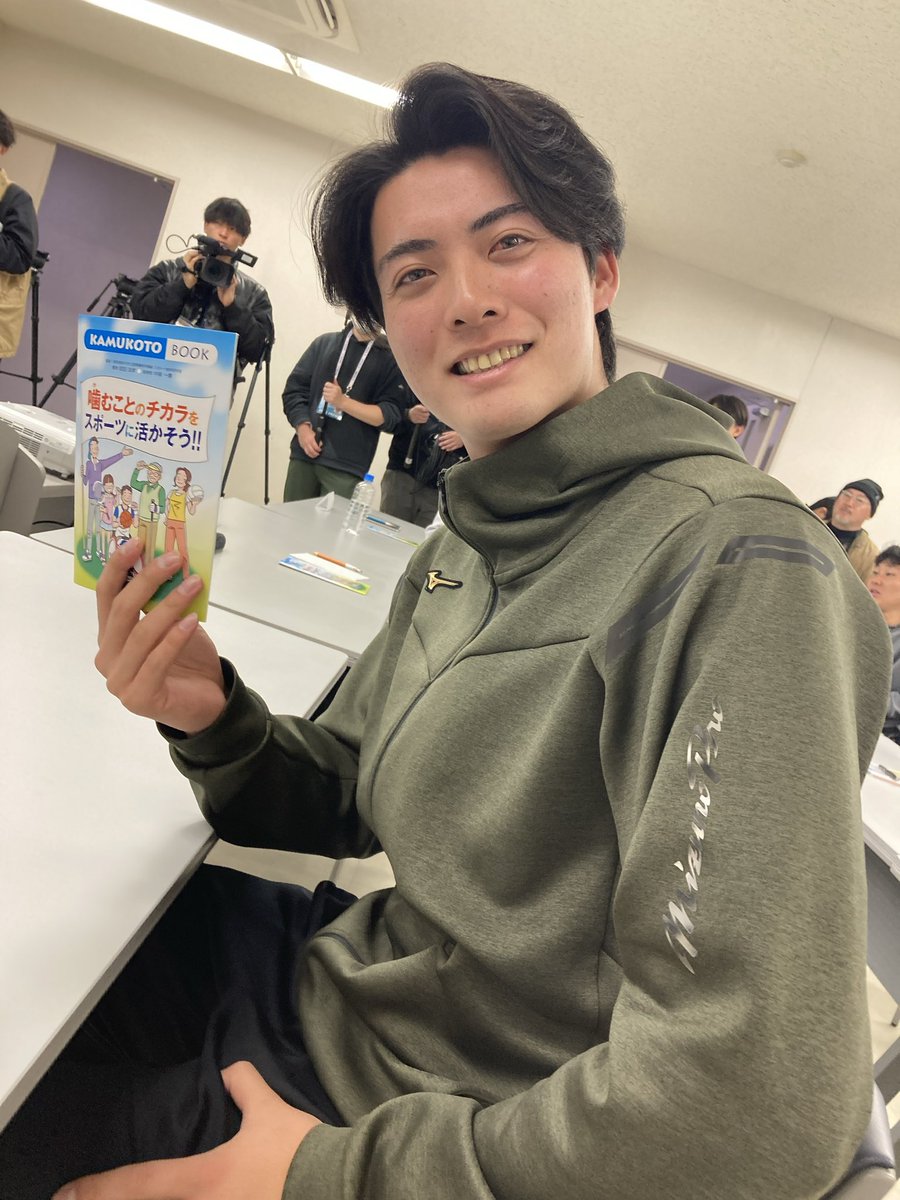 chibalotte_pr's tweet photo. 噛むチカラ���定、左右の噛むチカラバランスが素晴らしい数値だった #一條力真 投手。
バランス王子、力真スマイル。
#chibalotte #広報 https://t.co/6R0QzyO5L6