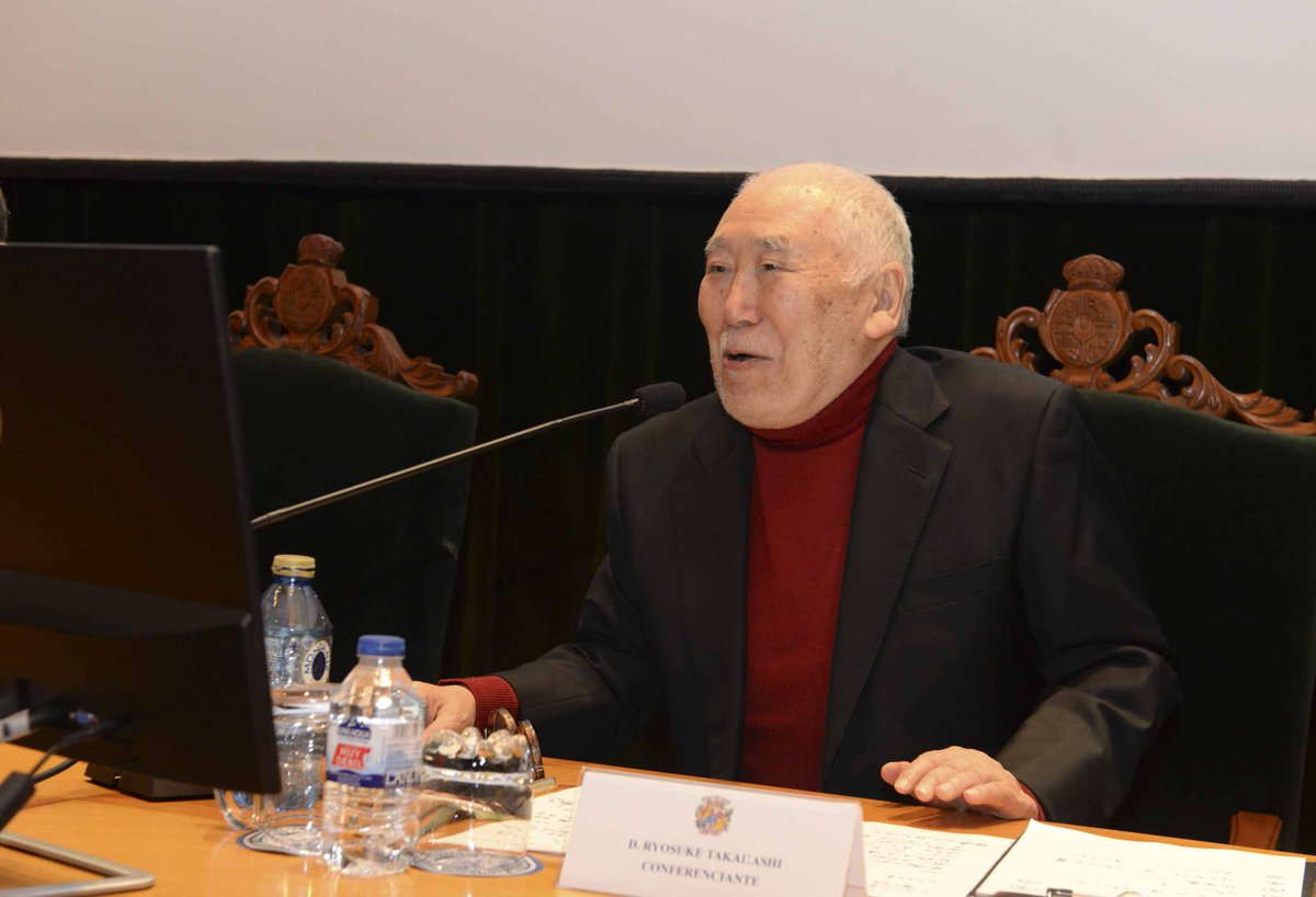 AraguaneyFund's tweet photo. 📸 A Fundación e a @UniversidadeUSC @CulturaUSC  celebraron onte a conferencia de Ryosuke Takahashi sobre a historia do anime xaponés, no Salón Nobre de Fonseca, no marco da Cátedra USC-Araguaney para o Diálogo entre Culturas https://t.co/cxOzj2cM8h