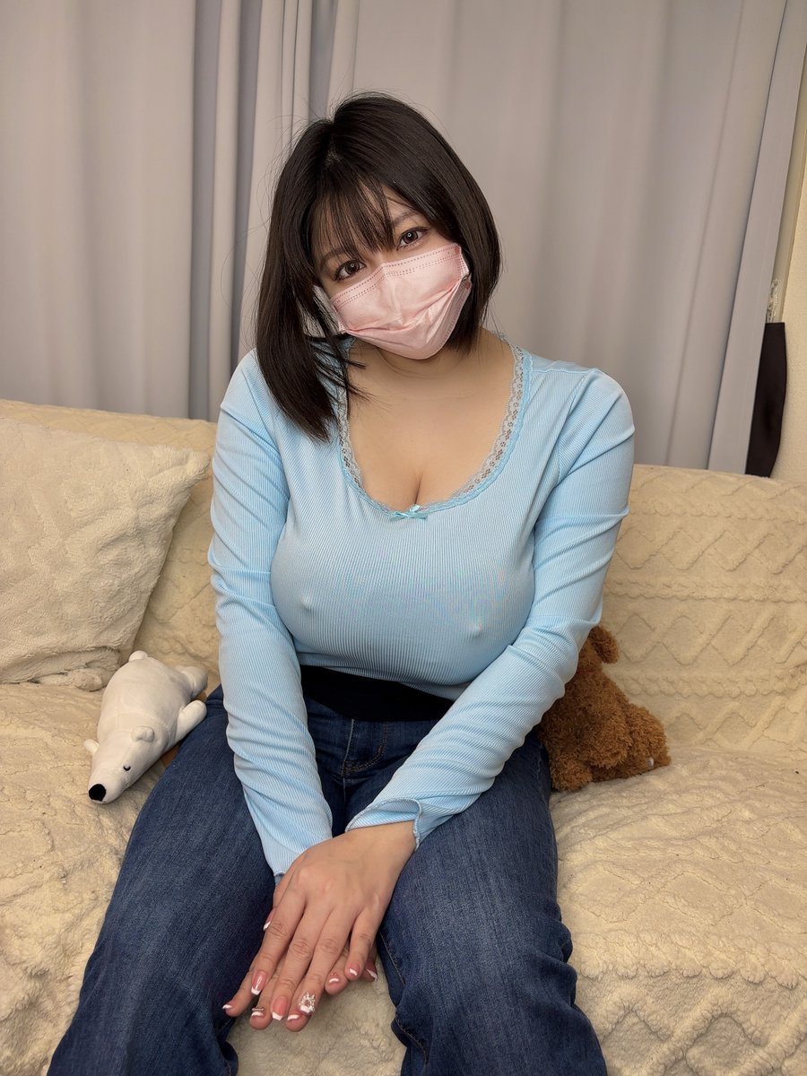 中居くんの引退、
ほんと悲しいよね…。
テレビでずっと見てた
優しい笑顔とか、
独特のツッコミとか、
もう見れなくなるのかなって
思うと胸がギュッてなる💧

特にSMAPの時代から、
ずっと変わらず頑張ってきた姿、
たくさんの人の記憶に
刻まれてると思う✨
今でもあのバラエティの司会とか、
トークで場を盛り上げてたシーンが
頭の中で鮮明に蘇ってくるんだよね！
「中居くんらしいな～」って
思う瞬間がいっぱいあったし、
それがもう終わるなんて寂しい😭

でもきっと彼なりに
大事な決断だったはず。

だから引退後の人生も、
幸せでいてほしいなって
心から思う🌈
これからも応援してます。