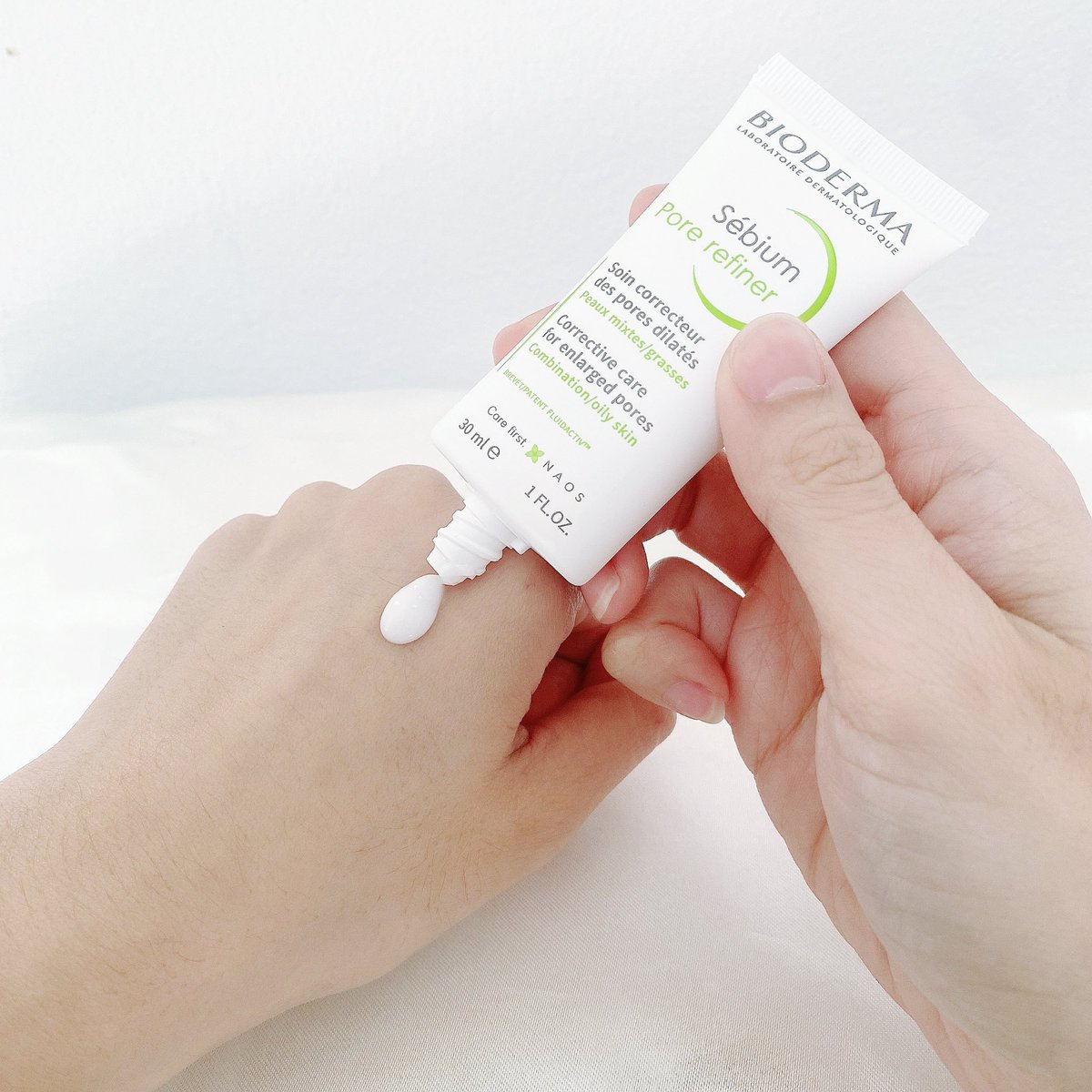 jubjublive's tweet photo. มามุงด่วนๆ! Sebium Pore refiner หลอดนี้ดีต่อใจสุดๆ เพราะช่วยควบคุมความมัน ทำให้รูขุมขนกระชับ ลดโอกาสการเกิดสิวได้ด้วย ทาแล้วผิวแมทและเนียนขึ้น เราใช้แทนPrimer เลยนะ แต่งหน้าติดทนมาก ราคาก็ดี ต้องลองเลย ❤️
#BiodermaThailand #Sebium #PoreRefiner
#มอยส์เจอร์ไรเซอร์คุมมันหน้าแมท https://t.co/FxLJ55uPcV