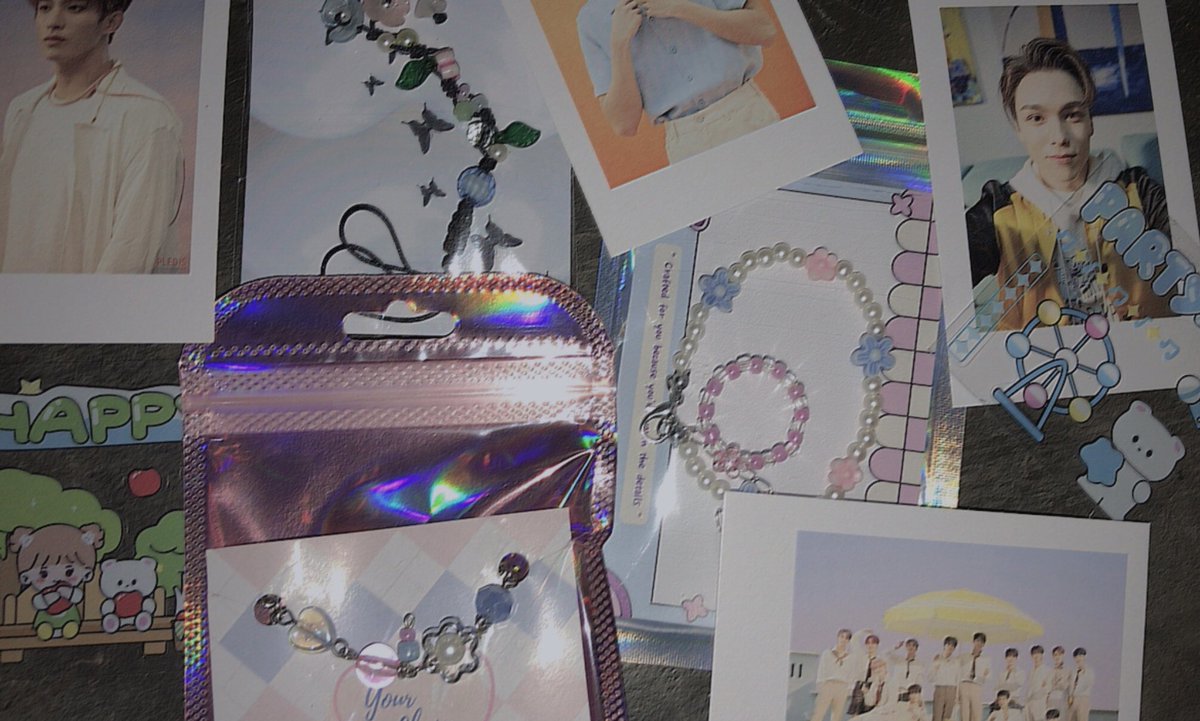 Lucuu gini beli gelang tapi yang dateng banyak bangettt makasih ya yang mau beli bisa kepoin <a href="/sunsunsketch/">Ody🌷</a> adminnya ramah bangett😭🫶🏻🫶🏻🫶🏻