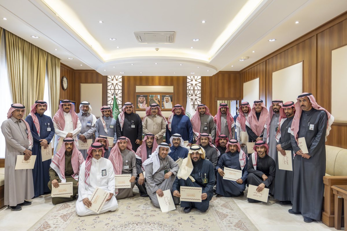 تشرفت بتكريم من سعادة وكيل إمارة منطقة حائل الأستاذ علي بن سالم آل عامر نظير المشاركة في لجان تنظيم مهرجان حرفة ٢٠٢٥ بعد النجاح الذي تحقق للمهرجان أشكر سعادة الوكيل وزملائي ومن نجاح إلى نجاح .