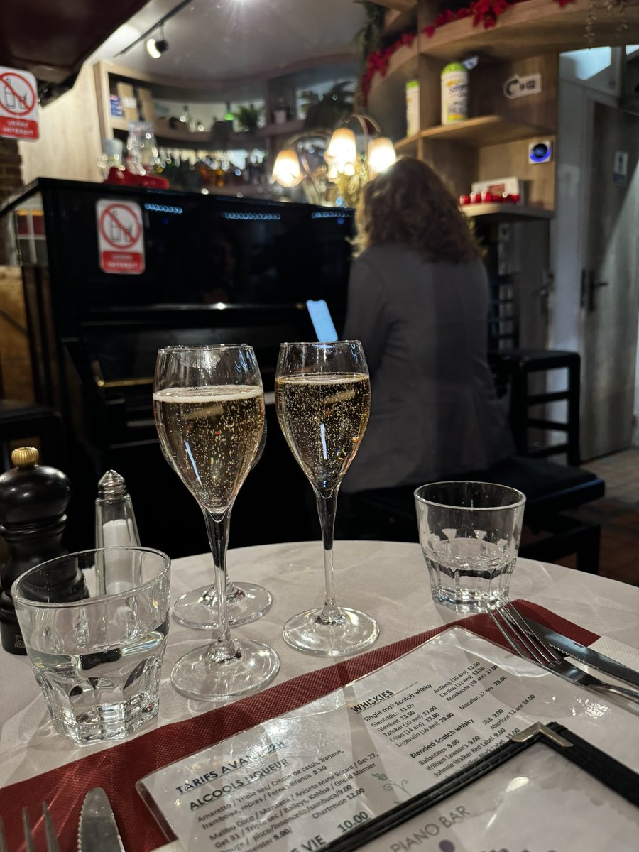 Nadya 🖤🍉 tweet media