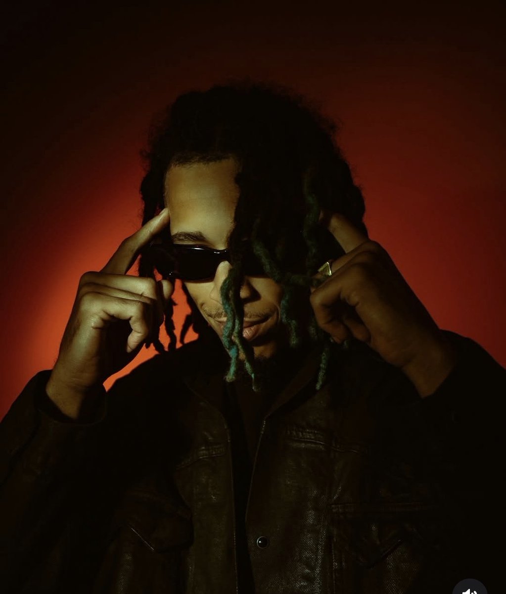 KarliitoYolo's tweet photo. Félicitations à  Dj Skunk ( @MTvsDjSkunk) son projet "Mwen An sa" en feat avec Tiitof et Leto se classe à la 44eme place du Top Apple Music France 🇫🇷
Le Disc-Jockey Martiniquais 🇲🇶 a réussi à décrocher un deal avec la Major Warner Music👏🏾 et Islanda records (ex Manager de Meryl) https://t.co/ZwLS1OfDSv