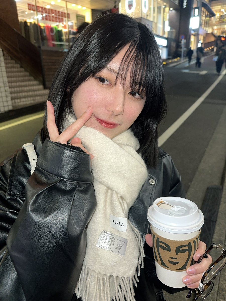 momo_0x0_920's tweet photo. 去年ラジオでちらっと公表したんだけど改めて！！

【⠀2025年 4月20日⠀】
ずっと取りたかった会場が取れたので
ライブします！！！

沢山歌って踊る楽しいライブにします！
そこで初めての オリジナル楽曲 も披露予定です…！
是非楽しみにしてて〜っ🤍 #拡散希望 https://t.co/OHZIJlbXXo