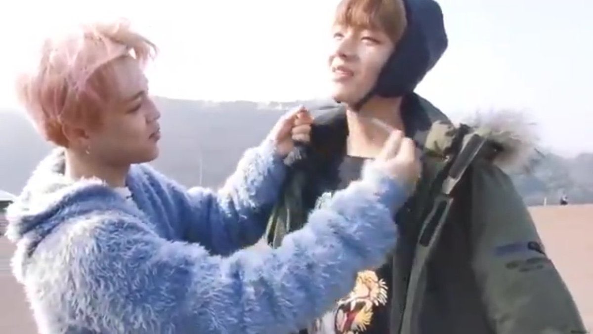 vminnightsky's tweet photo. thinking about the little things jimin does to show his love and care for taehyung, when he is spontaneously hugging him from behind or giving him a hat or even ties it for him or when he feeds him food🥺taehyung is jimin’s baby.. https://t.co/IcO0DiqKQp
