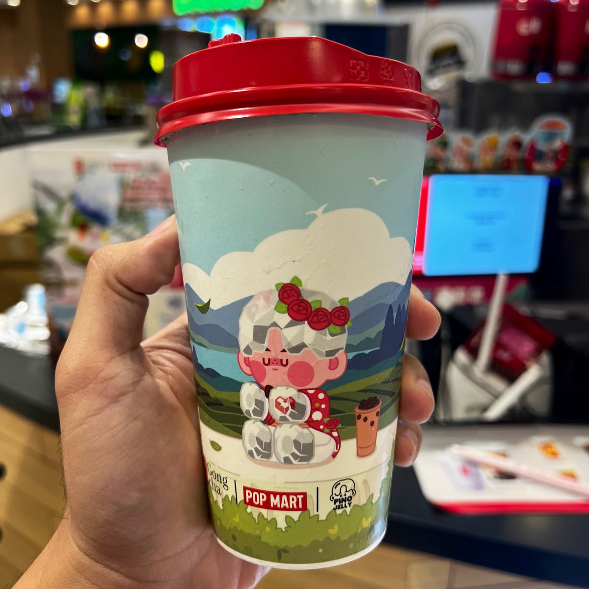 farhanhilmi46's tweet photo. Gong Cha kali ni collab dengan Pop Mart (Pino Jelly). 

Sekarang ni drinks served in limited Pino Jelly inspired design cups macam kat bawah ⬇️ https://t.co/oN1bxVJgah