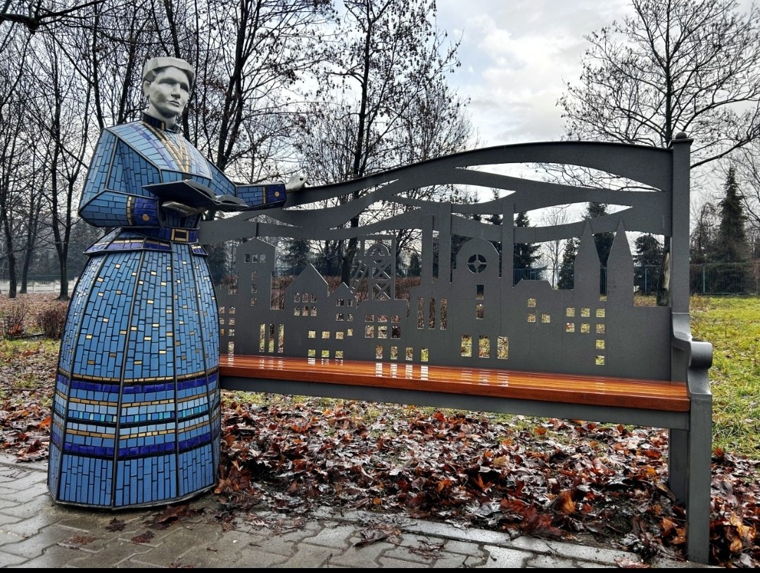 Fana43124688's tweet photo. In #Szombierki we have placed a bench of Silesian Cinderella👌 The story of #JoannaGryzik #von #Schomberg-#Godula, one of the most famous residents of #Szombierki, is a ready-made script for a movie 📽️
#Poland #Silesia #Bytom
⬇️
https://t.co/U1lvrdIUHb https://t.co/igeiIUkjZB