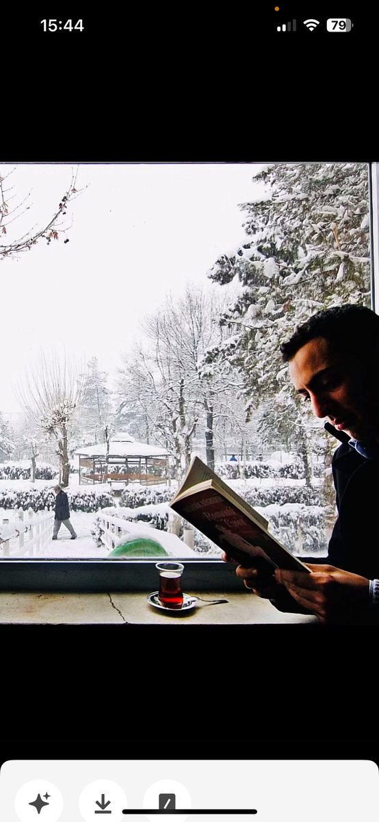 Mahmut09986665's tweet photo. Ömrü bitene kadar sevmeli insan. Menfaatleri bitene kadar değil📕📕 https://t.co/eb6RgX8XjD