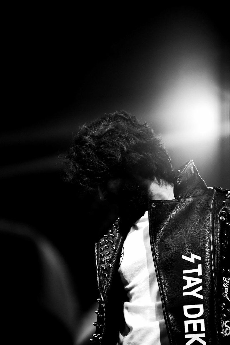 VDuhdOffl's tweet photo. Still from #DearComrade music festival 

https://t.co/ecRNnJwGwe

#VijayDeverakonda https://t.co/izREP249gY