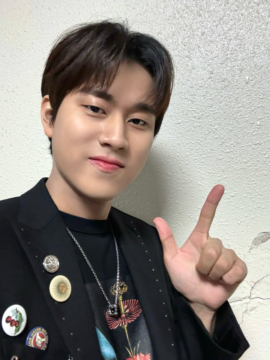 BPM_LMJ's tweet photo. [#이무진] 📸

2024-25 이무진 전국투어 [별책부록] 서울 앵콜 공연 완료📚

새로운 챕터를 써내려간 오늘을 함께 빛내주어서 감사합니다🧡 내일도 재밌게 즐겨보아요✨

#LEEMUJIN
#이무진_전국투어_콘서트_별책부록
#서울_앵콜_콘서트 https://t.co/6i1jwYD3in