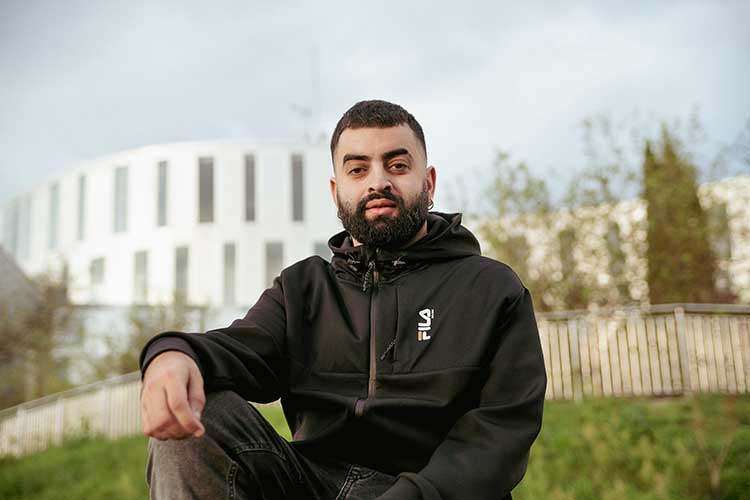 Aquí vos deixamos o último capítulo de <a href="/OndasIndies/">Ondas Indies</a> coa entrevista ao pontareán <a href="/hugo_guezeta/">Hugo Guezeta 🇵🇸✊</a>. Tamén no disco da semana  <a href="/ARiMagritte/">ARiMagritte</a> tivo o novo disco de <a href="/luciaaldao/">lucia</a> con Pava. E nas novidades musicais atopamos a <a href="/_chicharron_/">Chicharrón</a> 📷Juancho Everman. 👇
agalegaaudio.gal/videos/detail/…