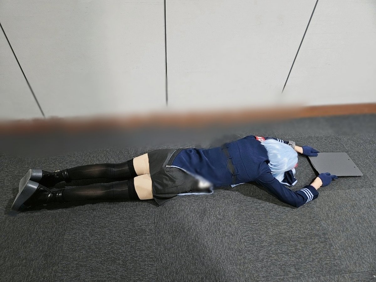 아마우 아코 털썩

#ブルアカ #BlueArchive #天雨アコ