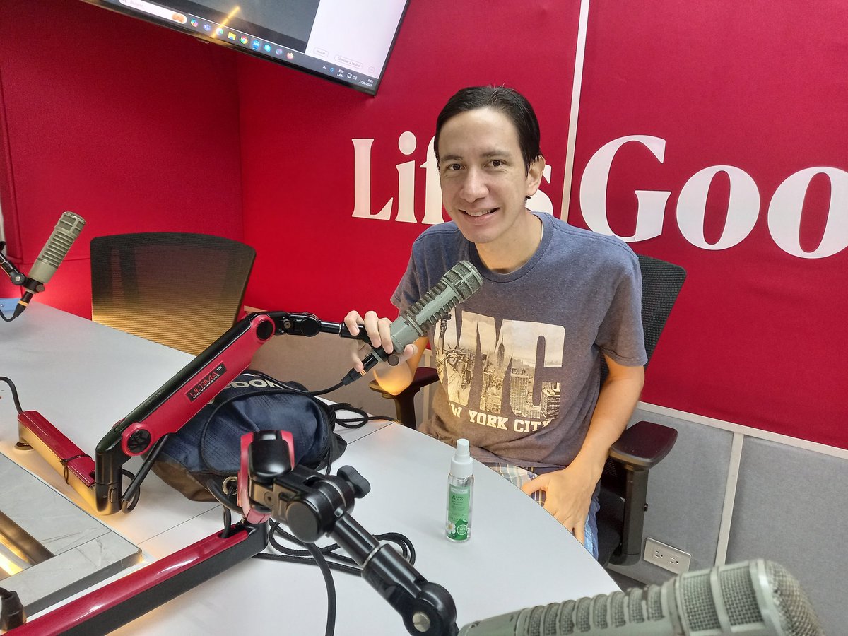 PatoCornejo's tweet photo. #AlAire #LosComentaristas @ComentaristasEC por radio @Caravana750 https://t.co/1EX2T1YZLp @RadioDibluFM 
#LigaPro
#MercadoDePases 
#Bundesliga 
#FACup https://t.co/WzmDVm3PSt