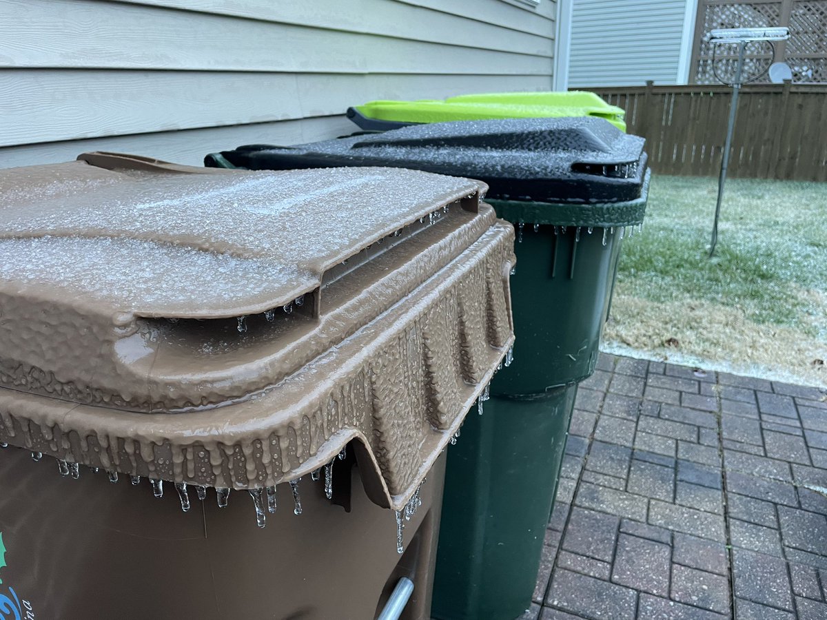 Wx_Jess's tweet photo. Icy/glazy #ncwx start… https://t.co/afgoPVY0xF