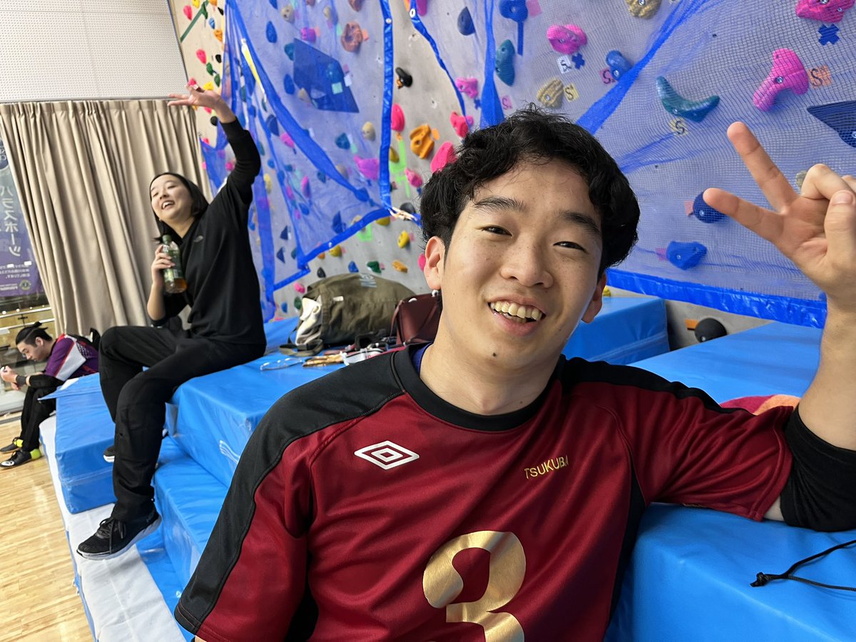kanagawaGBA's tweet photo. 2025年始動⭐️

人数が少ないのでコート作りをしようと思っていた広報と会長ですが、正月太り解消などいろいろな思惑のメンバーが集まり、プチ練習会となりまさ
した😆
みなさま、本年もよろしくお願い致します🎍
#kgba
#ゴールボール 
#コート綺麗になりました https://t.co/ZZ0XKxdZ45