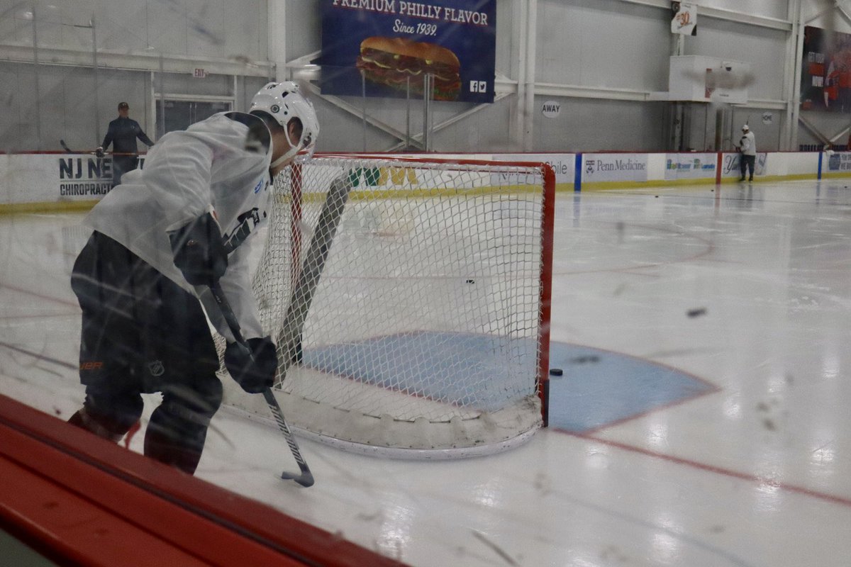 CBabosWrites's tweet image. The Michigan attempt…. in still form #letsgoflyers  #Michkov