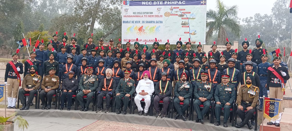2pgbj's tweet photo. #BHARATKEVEEREKSHAURYAGATHA NCC Cadet Tara @2pgbj @VICTORY0025 @HmvCollege alonwith other NCC Cadets cycling their way to New Delhi from Hussainiwala paying homage to all the Brave Hearts @CPhhp @HQ_DG_NCC @gpsingh3para @adgpi @prodefencechan1 @pro_defence @VajraCorps_IA https://t.co/DT0dsLAqwo