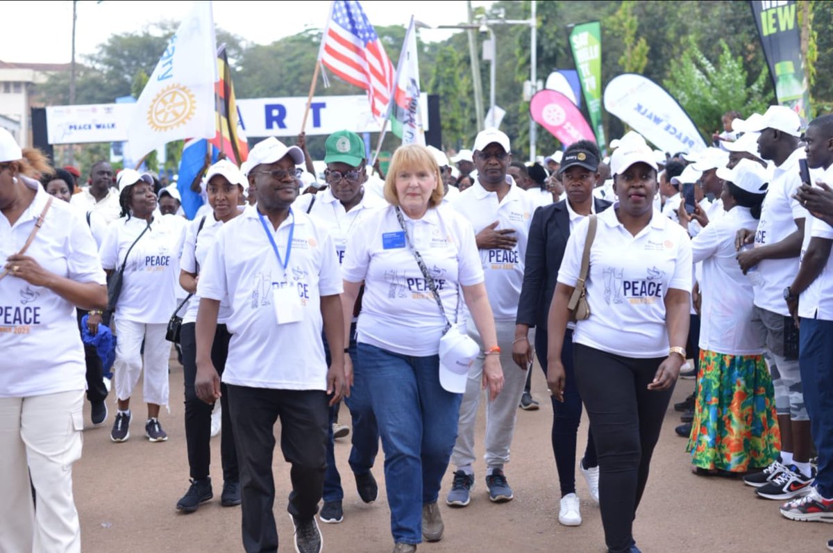 HonMikeSebalu_'s tweet photo. Every step taken today brings us closer to a world of peace and unity. Thank you to all the walkers for your courage and dedication to making a difference!
#RotaryPeaceWalk https://t.co/eTvE3A3Oi9
