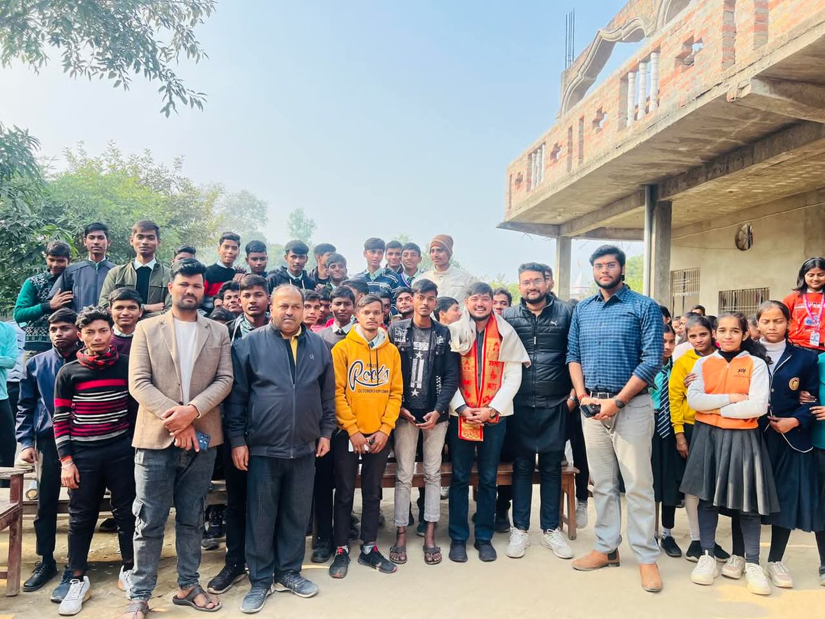 c_panchayat's tweet image. #9Day
#युवा_संवाद_यात्रा
आज जनपद अंबेडकरनगर में छात्र-छात्राओं व शिक्षकों से संवाद का कार्यक्रम किया।।
#AmbedkarNagar #ambedkarnagarwale