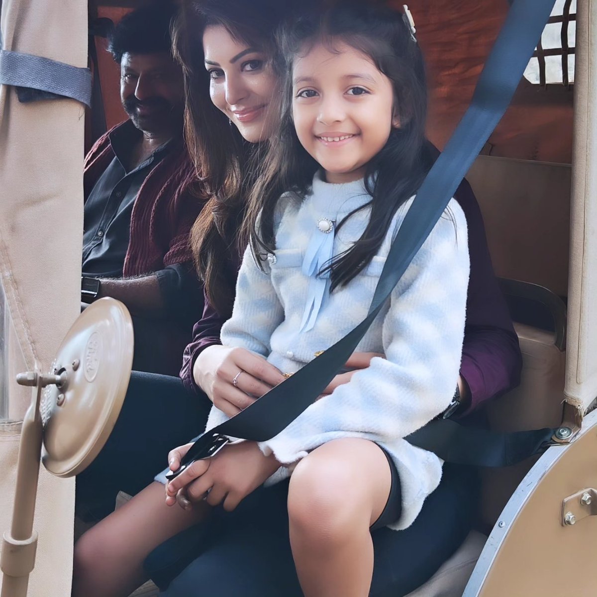 Meghmadhav21's tweet photo. On set with the stunning @urvashirautela ❤️ and the legendary @balakrishna_nandamuri_ ji.
This beautiful moment holds so many memories as we gear up for Veda's big movie release tomorrow. Can’t wait to see the magic unfold on screen🎥
#MovieRelease #SetMemories #VedaOnScreen https://t.co/n08nWibUpA