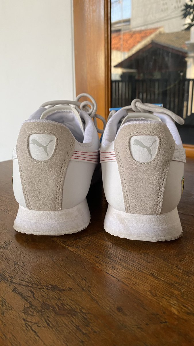 012page's tweet photo. Wts - Want To Sell Sepatu

‘Puma x Ferrari Roma Via’
White-cool light grey

Ukuran 39 (25cm)

- Baru dua kali pemakaian
- Dus lengkap
- COD daerah Benhil, Jakarta / Serang, Banten
- Detail boleh tanya di dm

Price tawar aja dulu 🙏

#Puma #PumaxFerrari #zonauang️ https://t.co/fiD5h9n16j