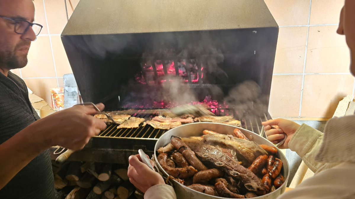 jorfabrega's tweet photo. Ahir vam fer la reunió d'alcaldes/ses i caps de llista + sopar de post-Nadal de @JuntsxAltUrgell. Una tradició, i una bona excusa, per trobar-nos i encarar l'any 2025 on haurem de treballar molt per l'Alt Urgell i el Pirineu. Ho farem! #OrgulldEquip https://t.co/CaPWt47dOV