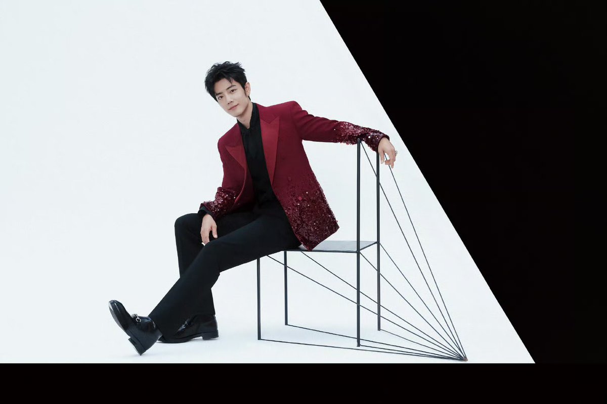 Mơ ôm anh trong tay 
Đêm mưa thì thào 
Cho bão tố về làm chiêm bao

WBN CONDOR HERO XIAO ZHAN  #TheGreatHeroXiaoZhan #XiaoZhanWBN2024