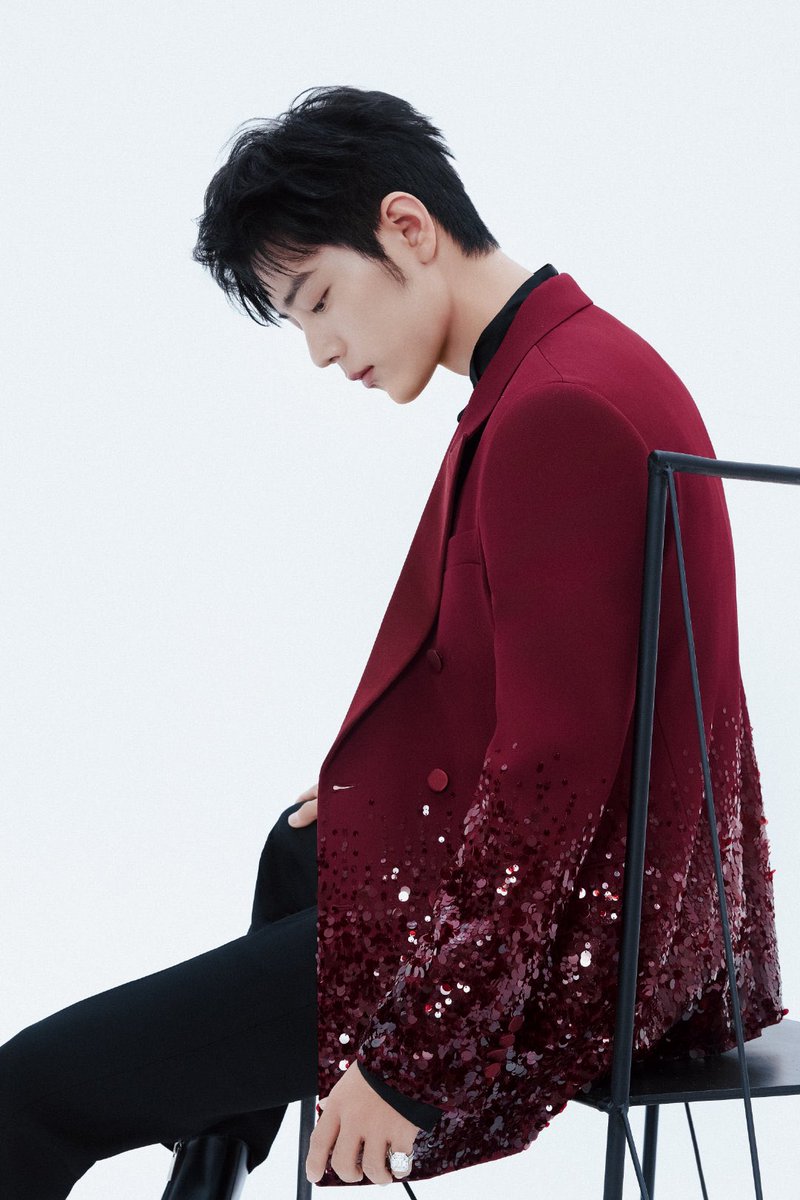 Cho thiên thu là một giây 
Yêu em cho đến khi 
Ong thôi làm mật

WBN CONDOR HERO XIAO ZHAN  #TheGreatHeroXiaoZhan #XiaoZhanWBN2024