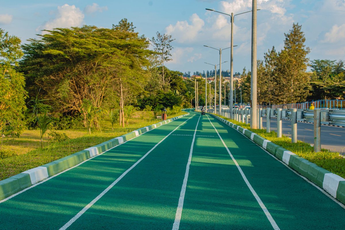 CityofKigali's tweet photo. The Ethiopian delegation in Rwanda for a learning visit is touring key sites in Kigali.

Their visit began with a walk along the Nyarutarama Running Track, a 2.4-kilometer-long, 4-meter-wide trail constructed with specialized materials to enhance outdoor sports experiences. This facility has significantly contributed to promoting healthy lifestyles and urban green spaces in Kigali.

#KigaliYacu