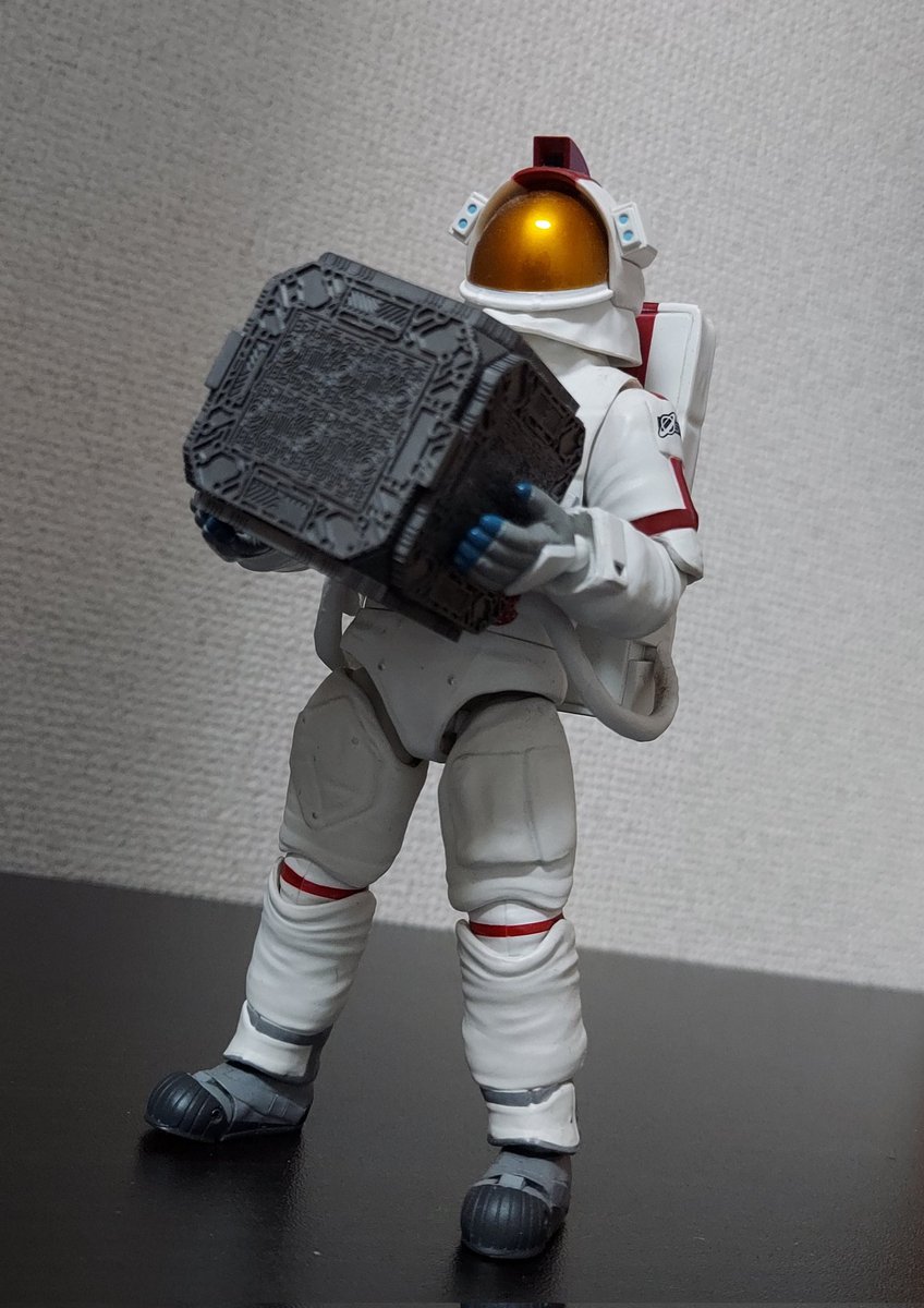 rider_vento2's tweet photo. 持ち物ひとつで作品まで変わるやつ https://t.co/fx8WrbOqxF
