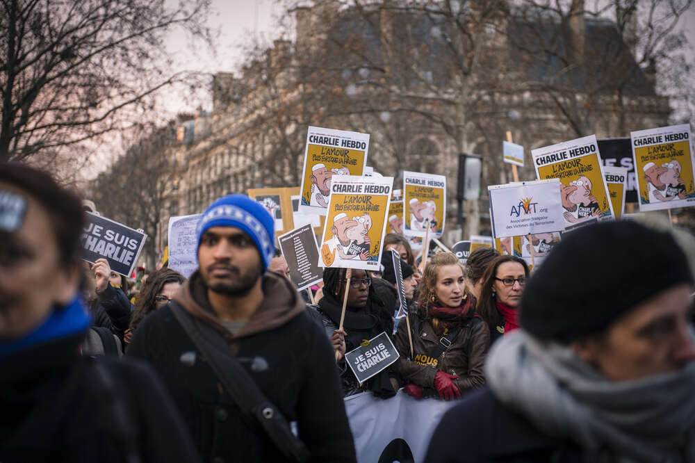 #CeJourLà I Il y a 10 ans, plusieurs millions de Français manifestaient en hommage aux victimes des attentats terroristes de janvier 2015 et pour la liberté d’expression.

Ils étaient plus d’1 million dans la capitale, faisant de ce rassemblement l'un des plus importants depuis