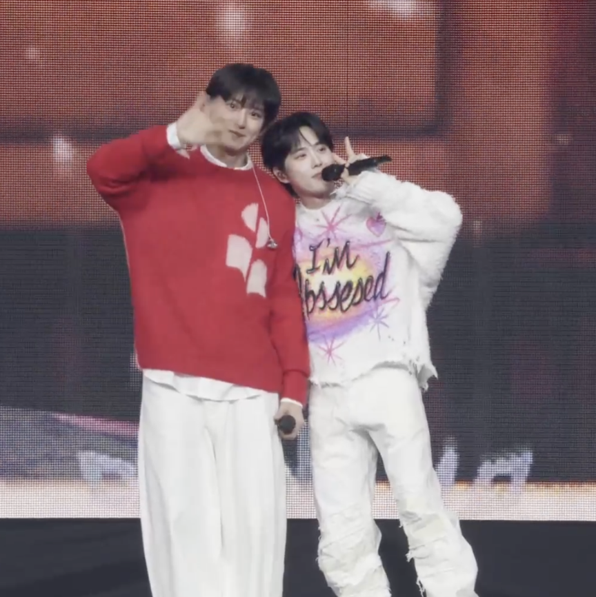 _BBOPEEP's tweet photo. 🍒🐰 EXO IS BACK 2025 https://t.co/n4vJ7mju4g