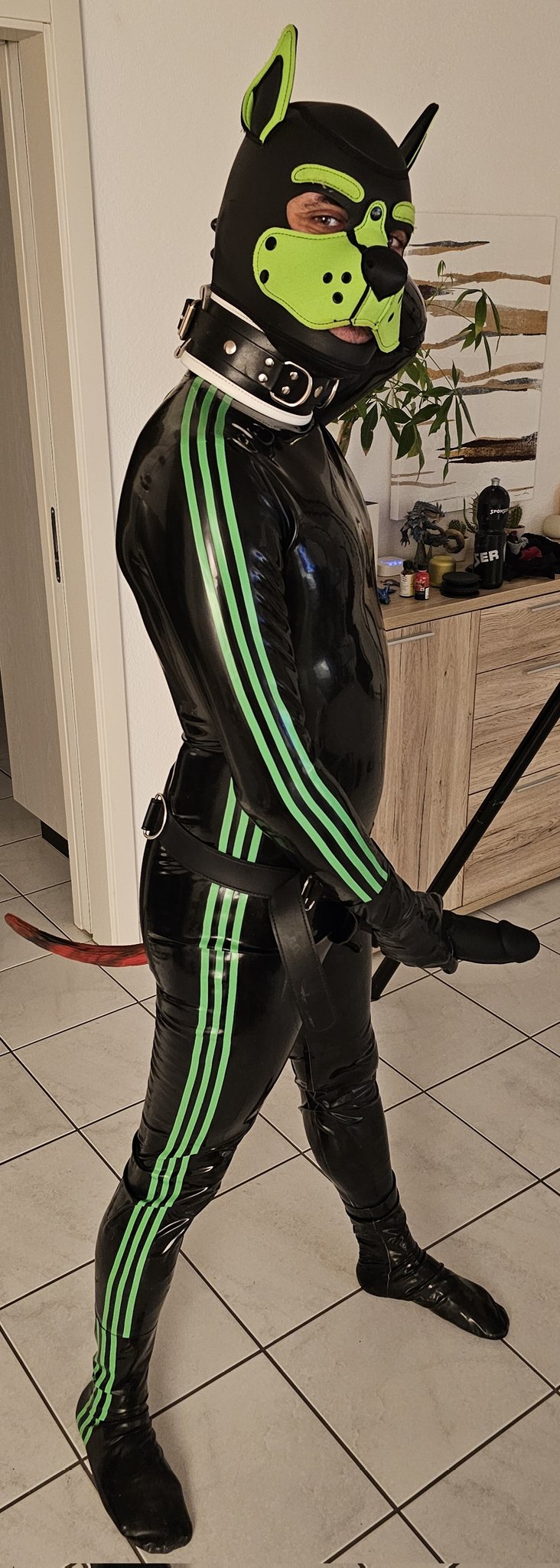 Meet me after bark. Got a bone to bury 😎 #puppyplay #rubber #latex #strapon https://t.co/74Wkx3fGn1