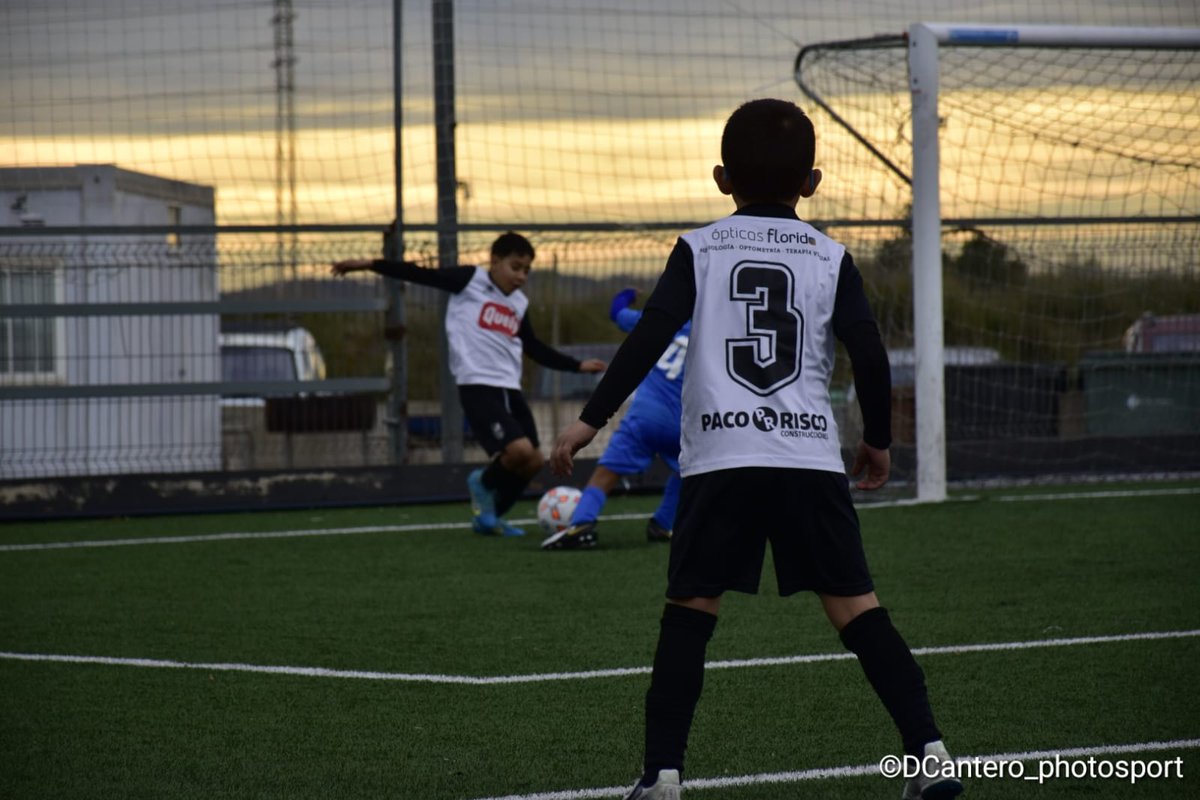 CE Constància tweet media