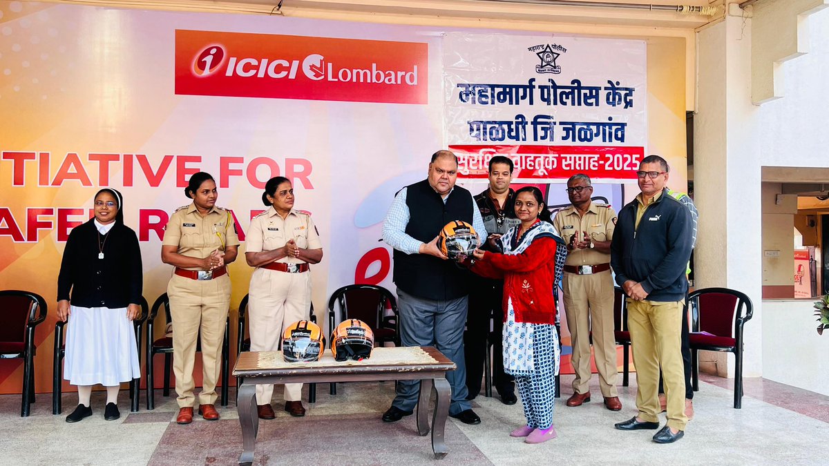 ICICILombard's tweet image. In continuation to its commitment to propagate road safety and foster responsible driving behaviour, ICICI Lombard collaborated with traffic police at #Paldi #Jalgaon in #Maharashtra for a special awareness event. 

The event focused on educating attendees about the importance of