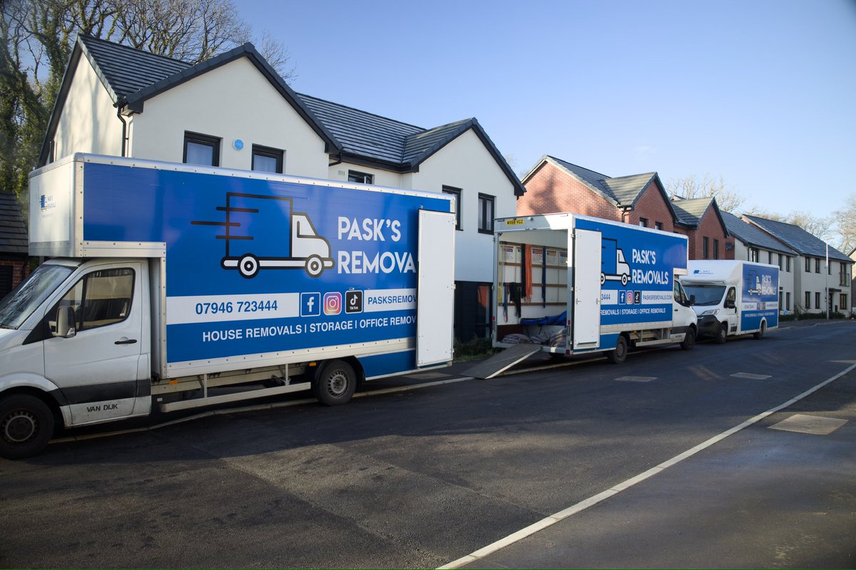 The Coldest Day Of The Year Won’t Stop Us 🥶❄️
We had the pleasure of moving a professional footballer player into his lovely new home yesterday.

Can you guess who it was?